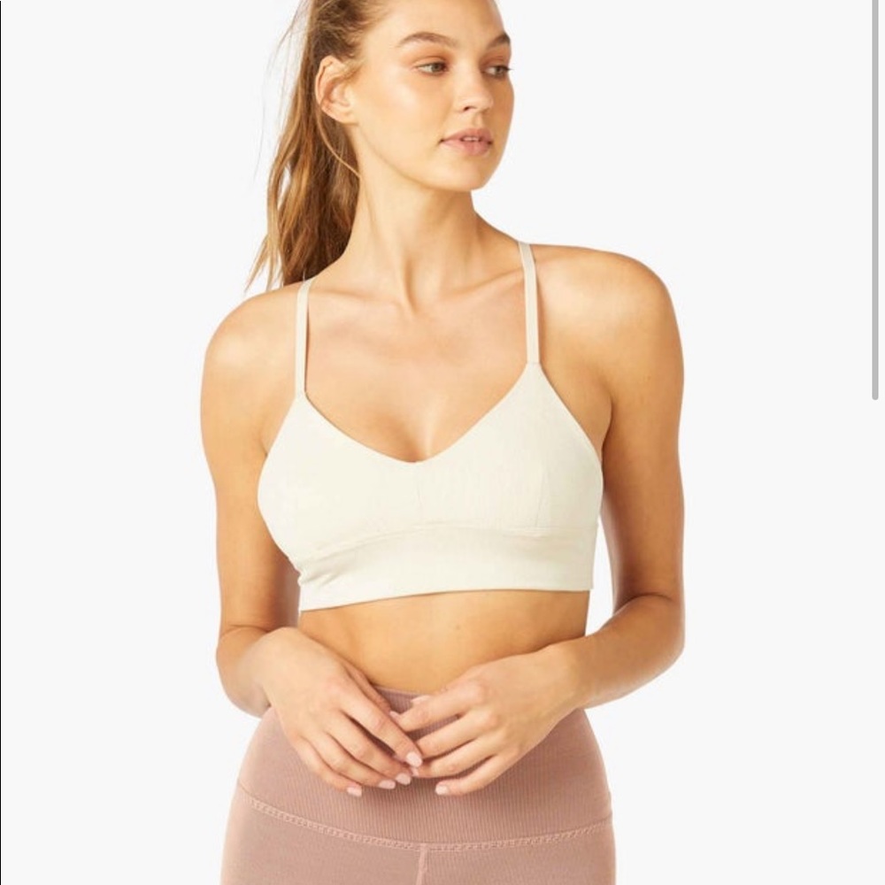 Brand new with tags beyond yoga cream bra size Medium